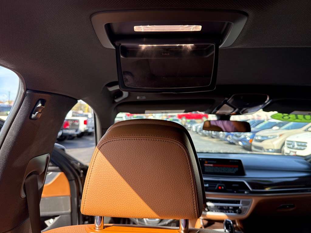 2018 BMW 7 Series Image 15