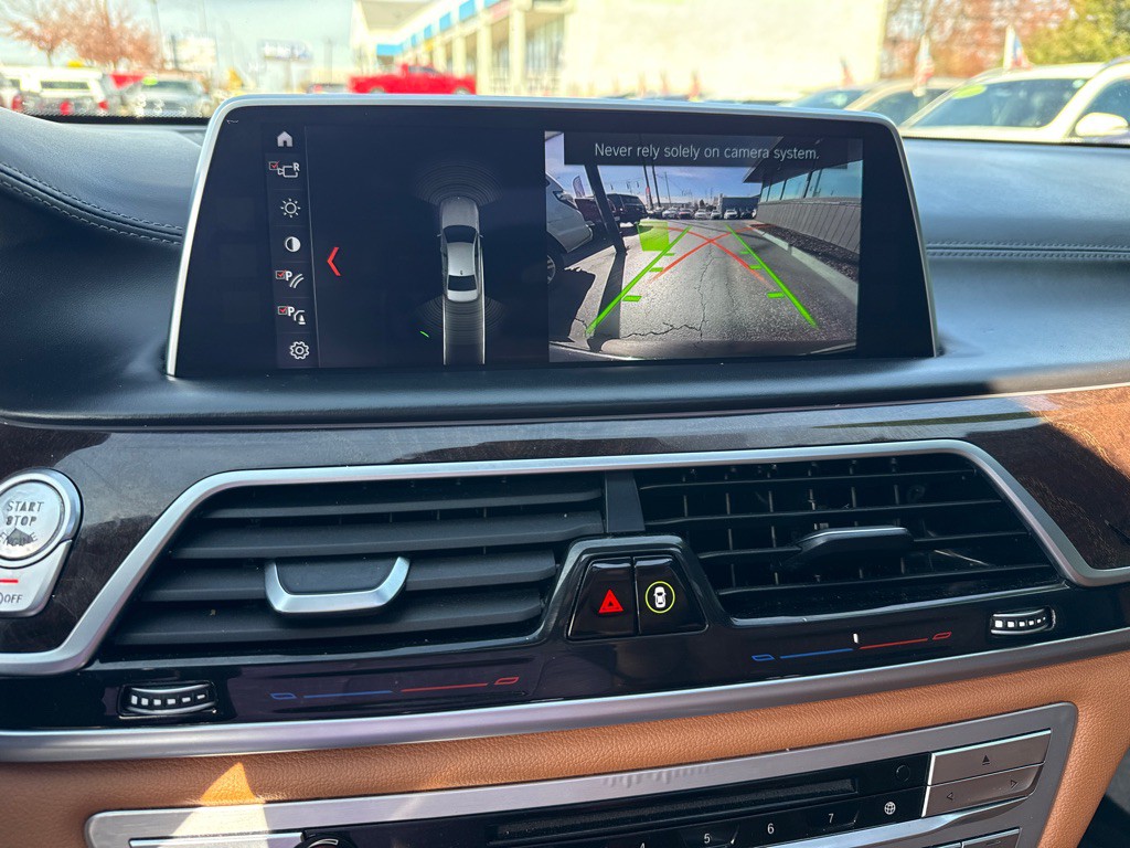 2018 BMW 7 Series Image 24