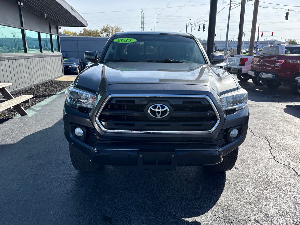 2017 Toyota Tacoma Image 9