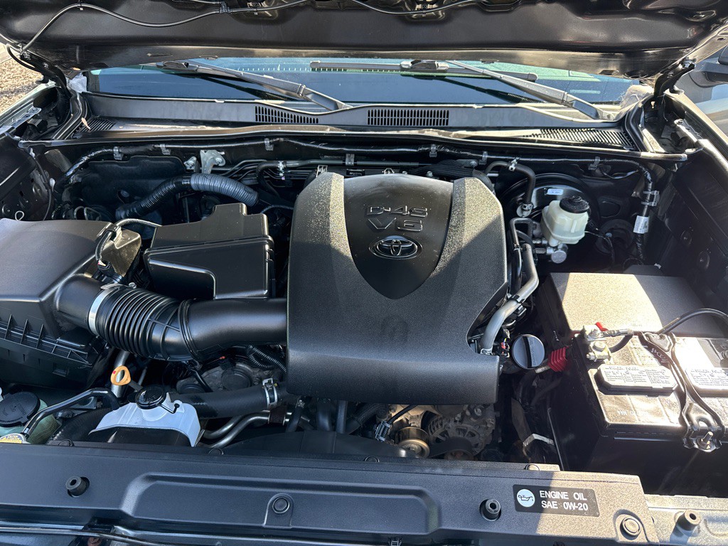 2017 Toyota Tacoma Image 21