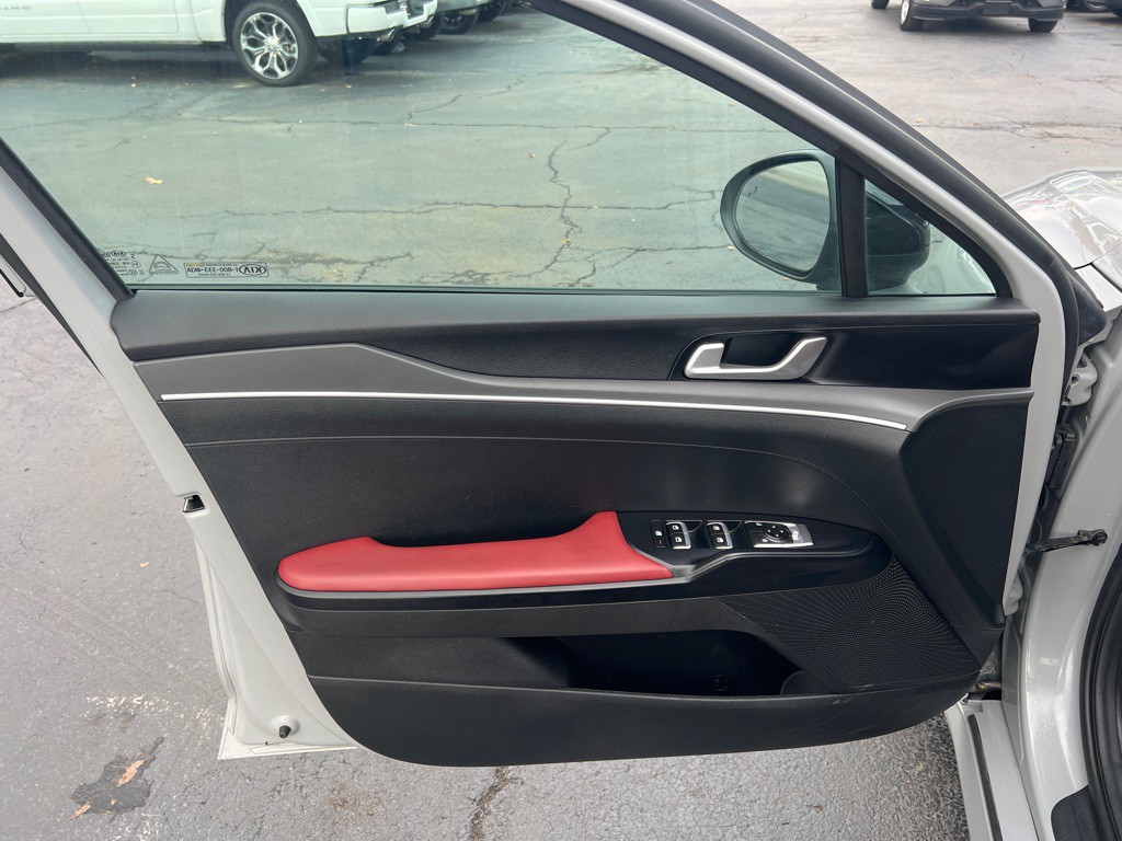 2021 Kia K5 Image 10