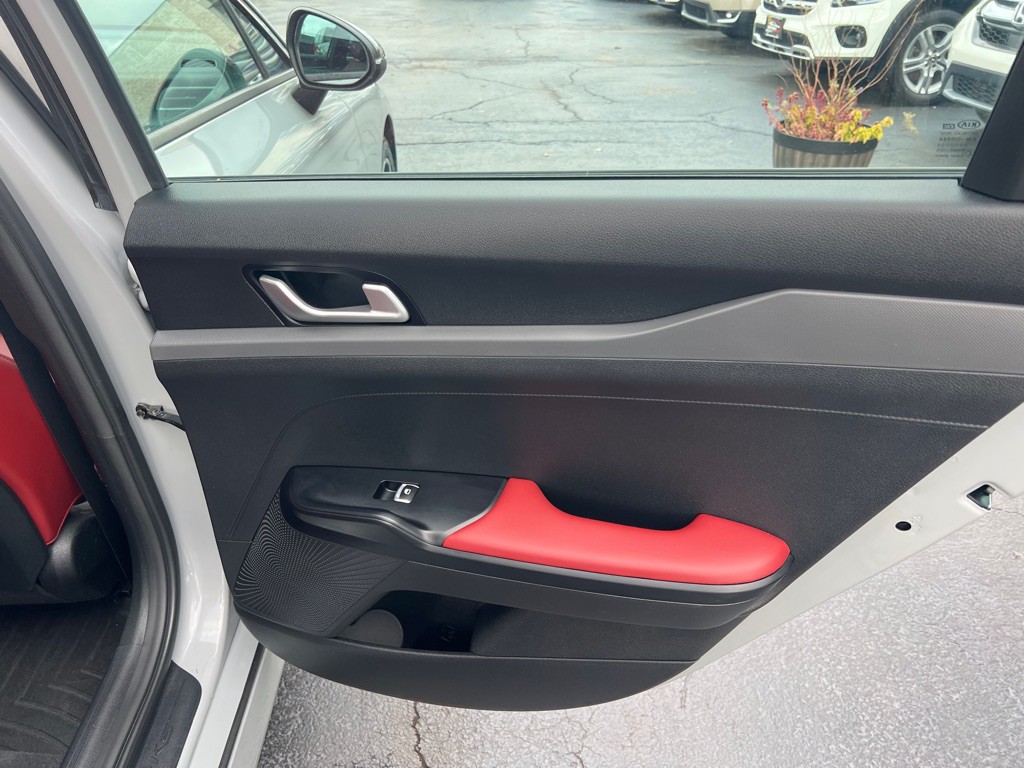 2021 Kia K5 Image 16