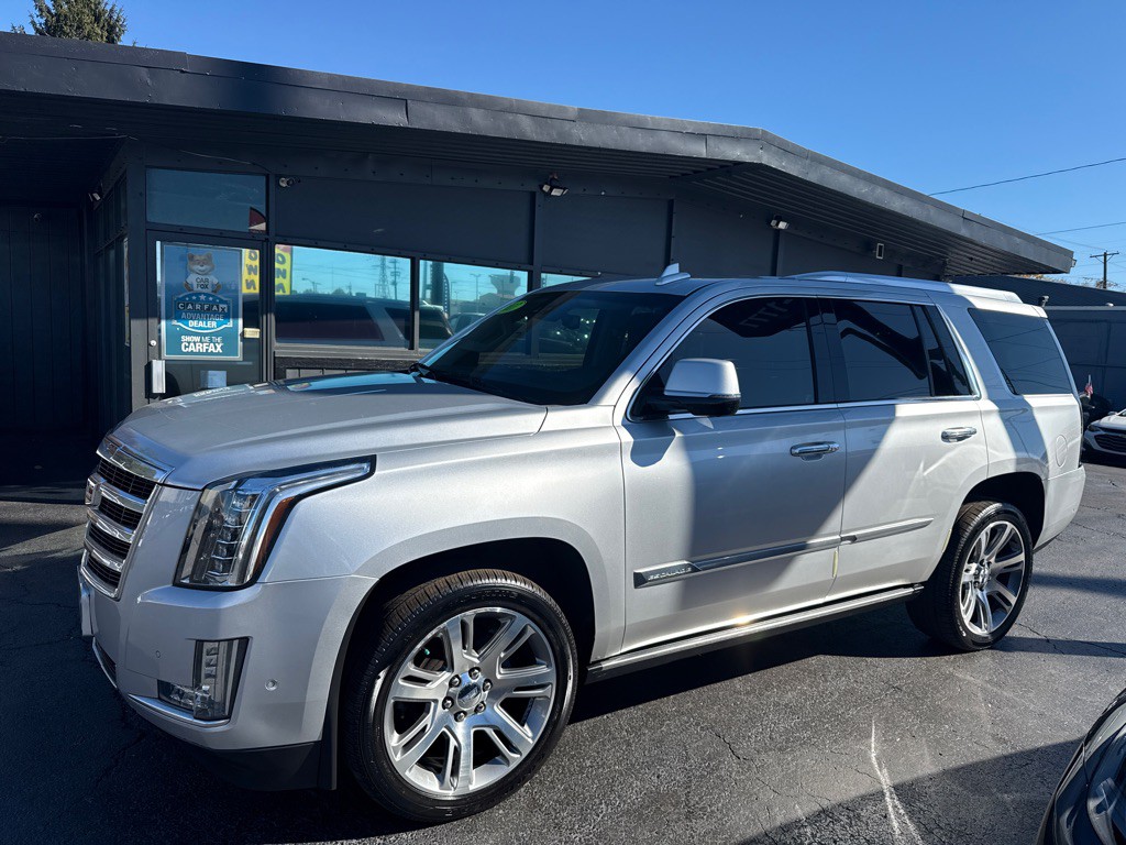 2017 Cadillac Escalade Image 3