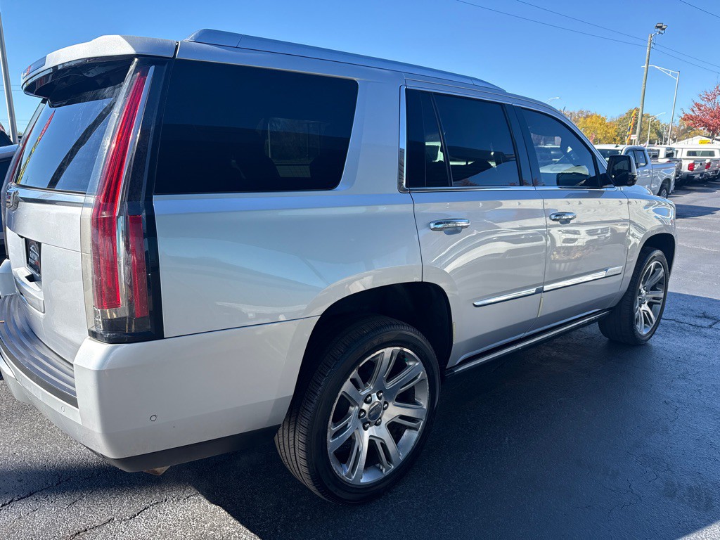 2017 Cadillac Escalade Image 6
