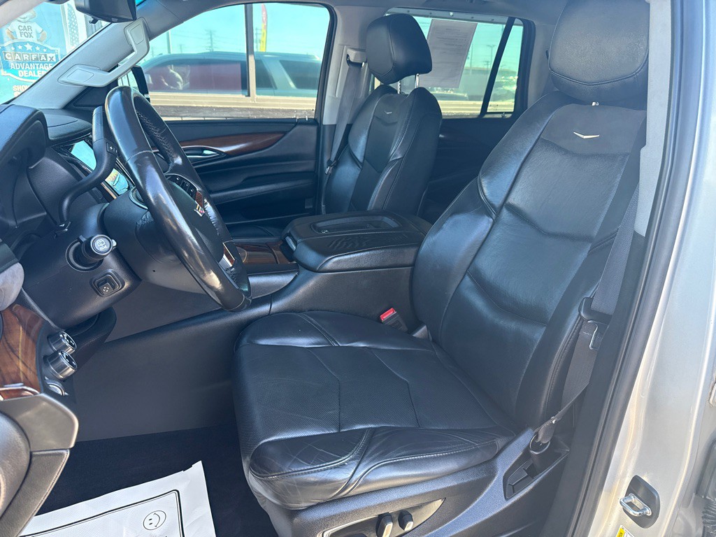 2017 Cadillac Escalade Image 10