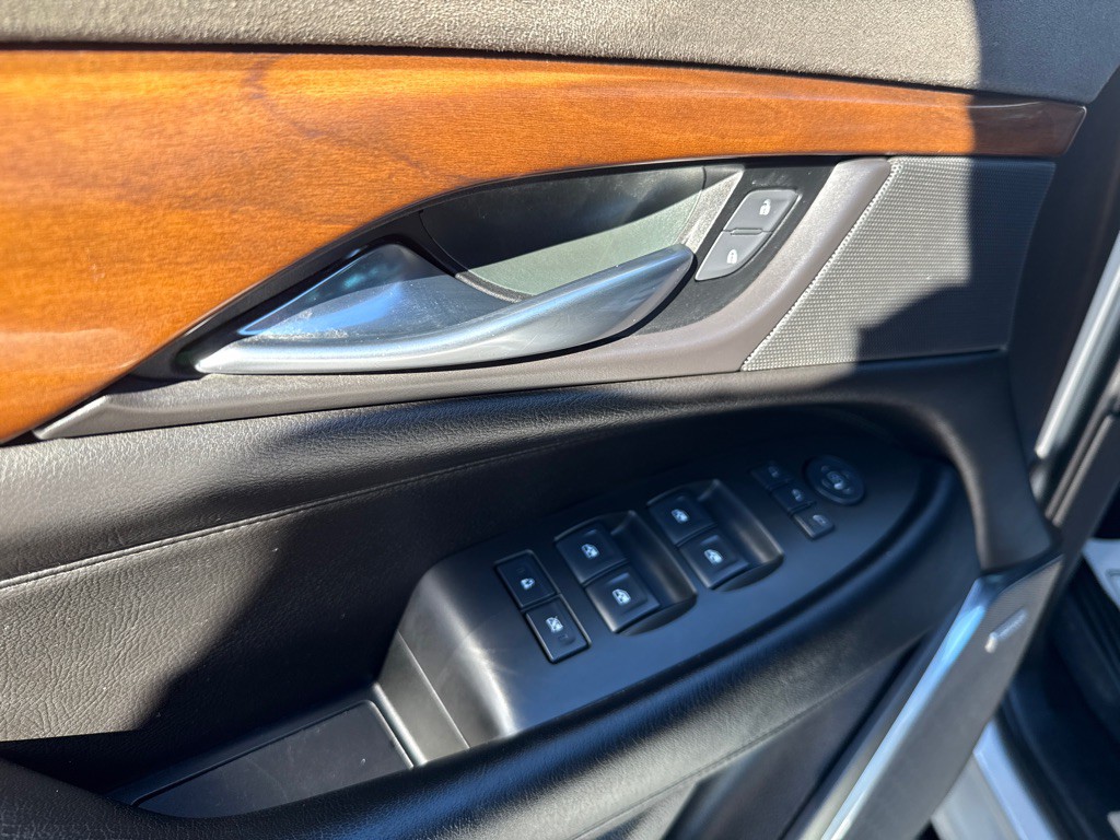 2017 Cadillac Escalade Image 11