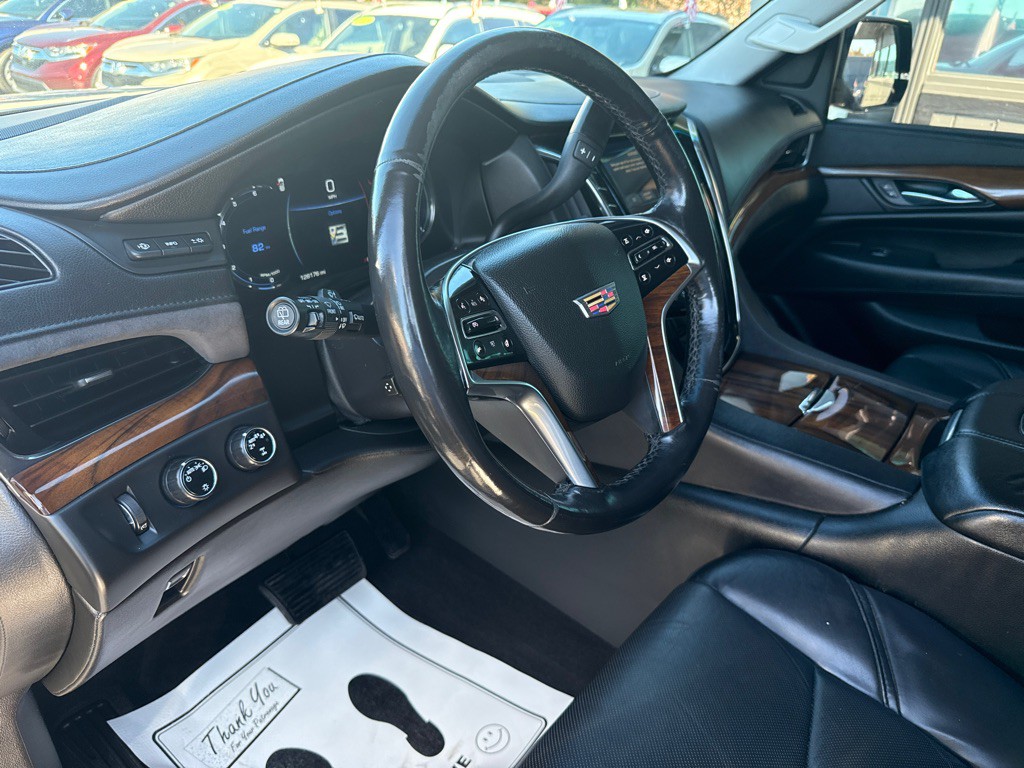 2017 Cadillac Escalade Image 12