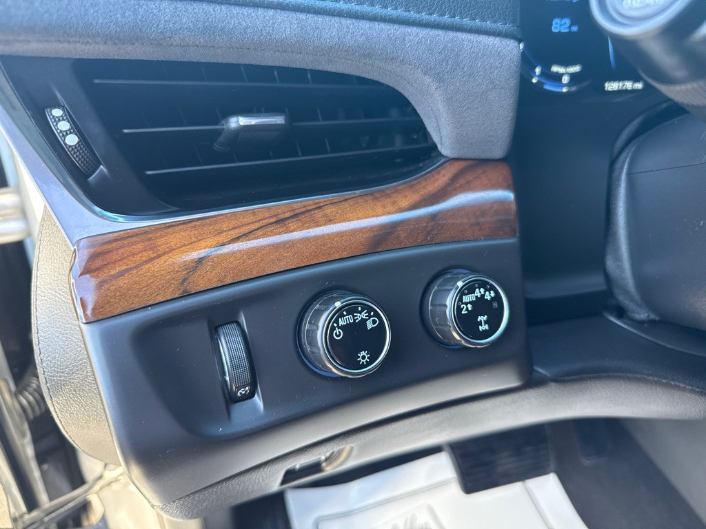 2017 Cadillac Escalade Image 13