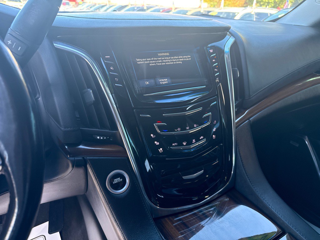 2017 Cadillac Escalade Image 15
