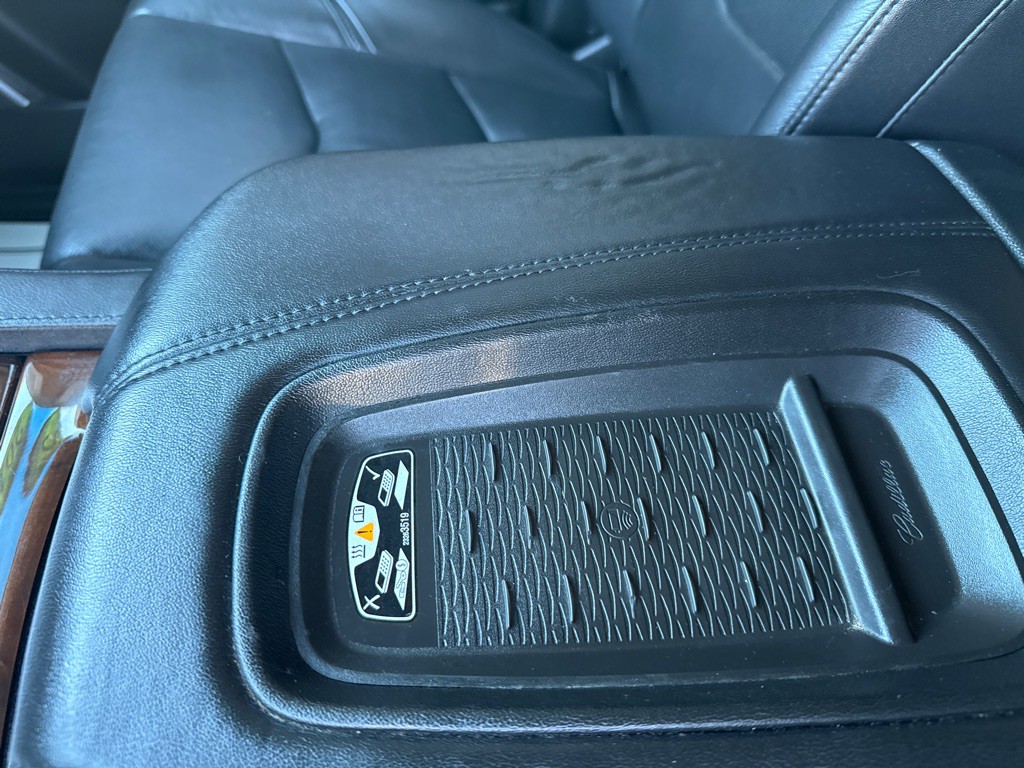 2017 Cadillac Escalade Image 16