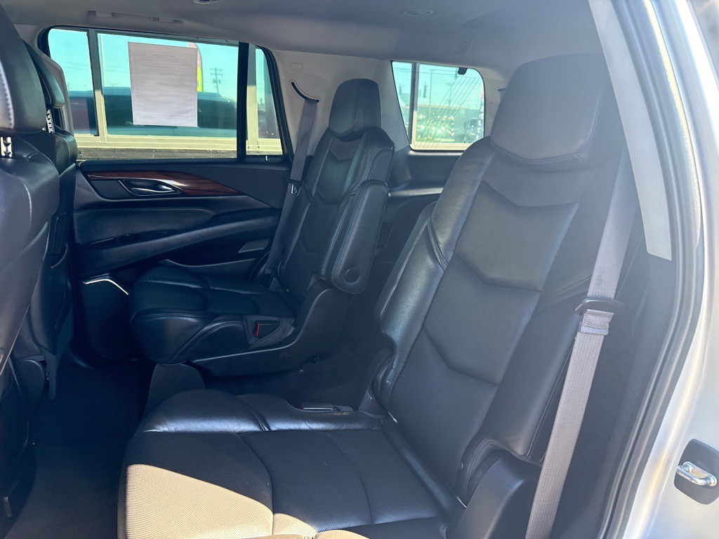 2017 Cadillac Escalade Image 18