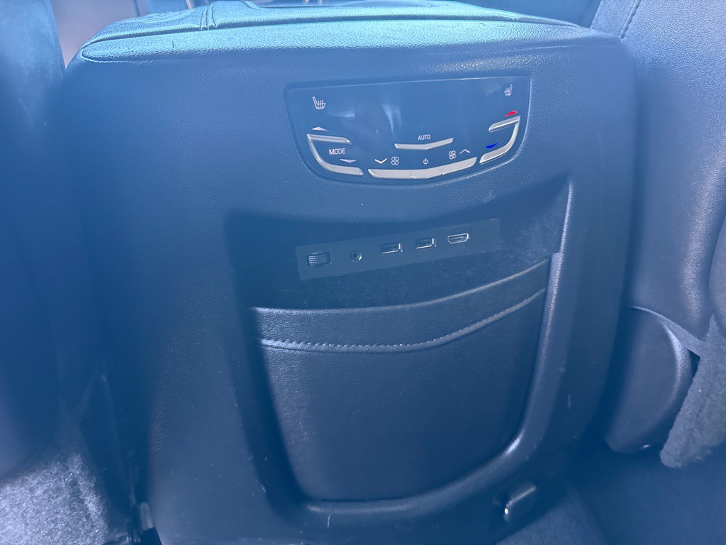 2017 Cadillac Escalade Image 20