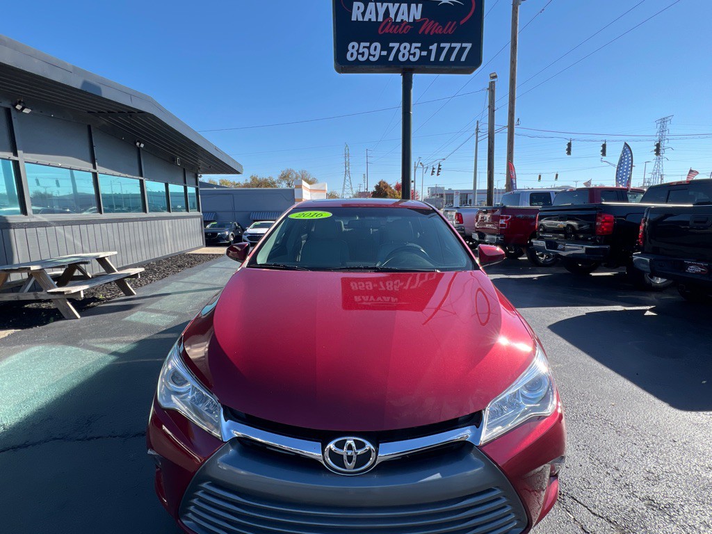 2016 Toyota Camry Image 3