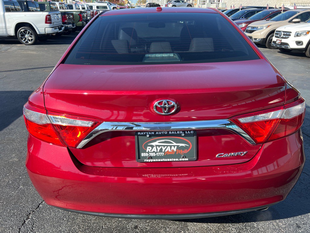 2016 Toyota Camry Image 6