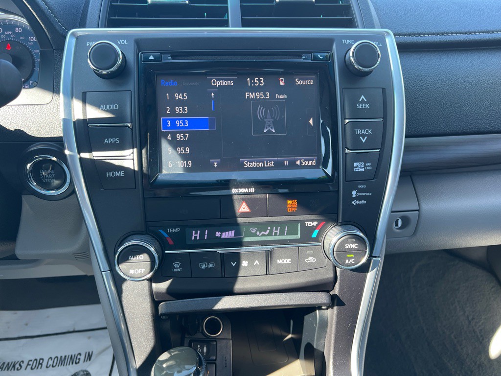 2016 Toyota Camry Image 23