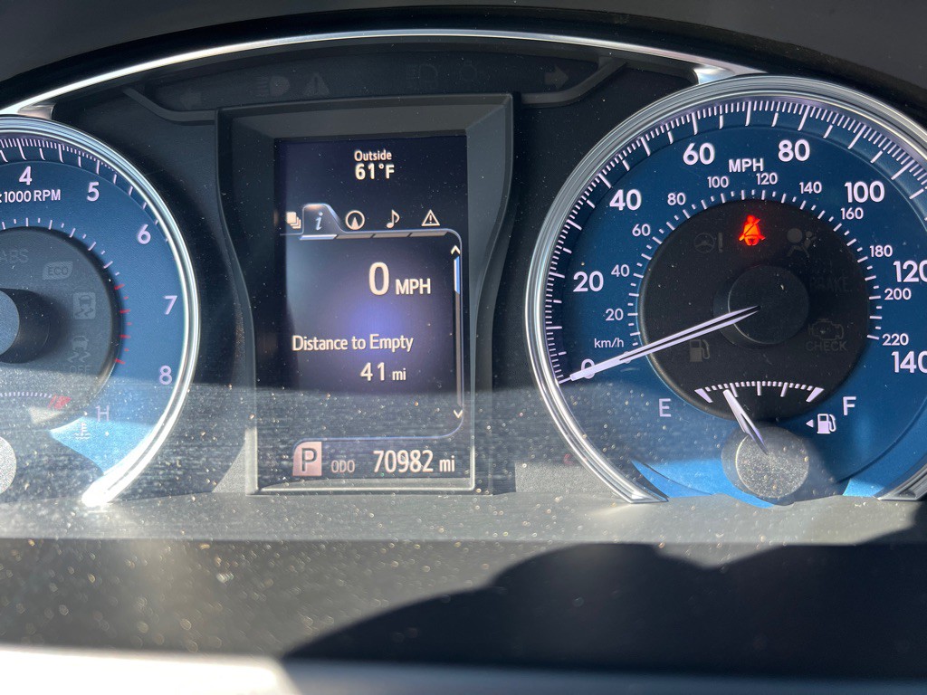 2016 Toyota Camry Image 27