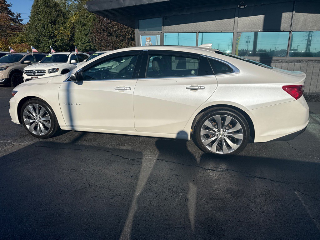 2017 Chevrolet Malibu Image 3