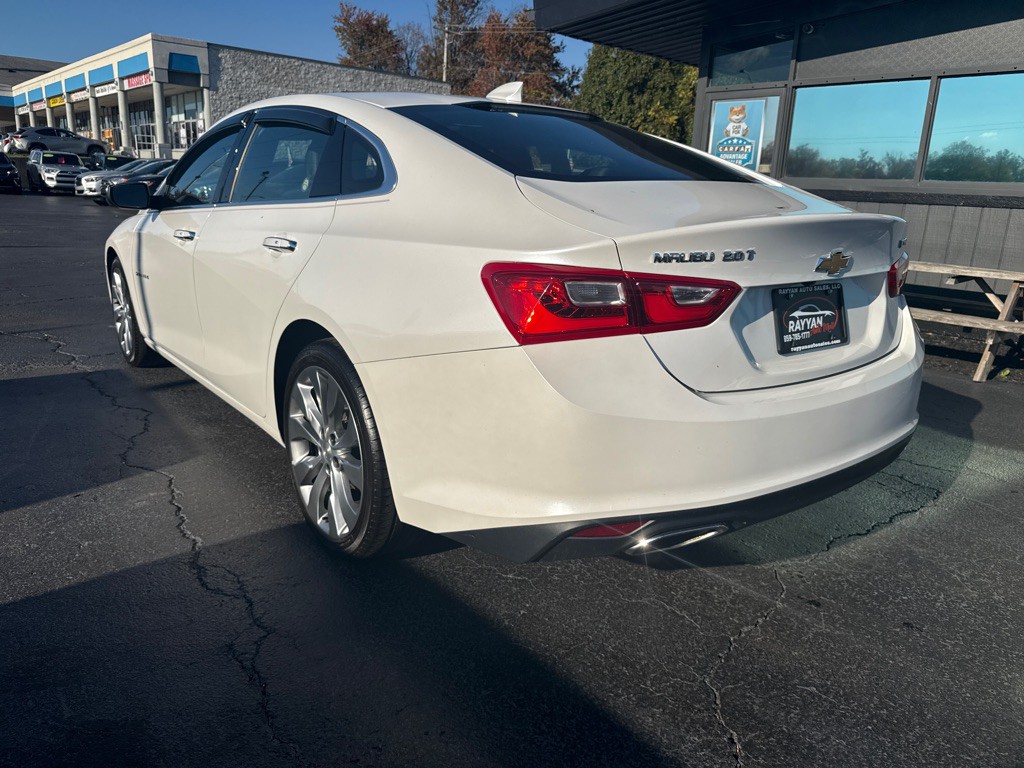 2017 Chevrolet Malibu Image 4