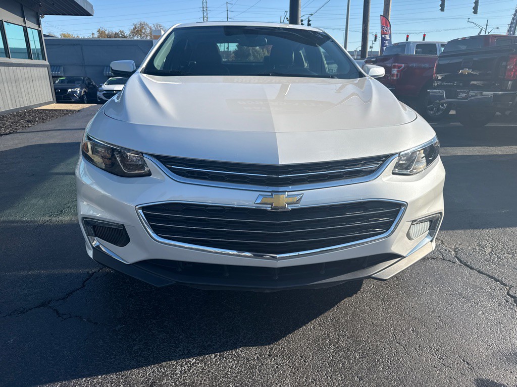 2017 Chevrolet Malibu Image 9