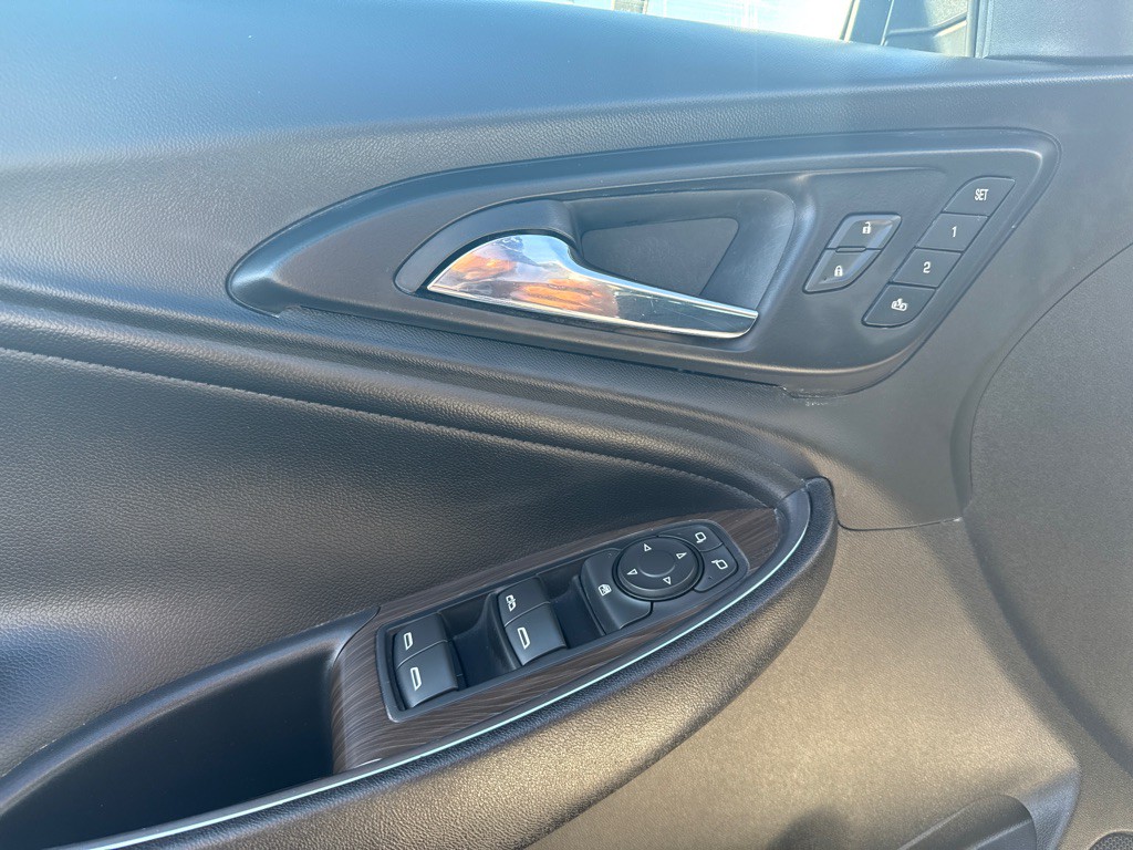 2017 Chevrolet Malibu Image 11