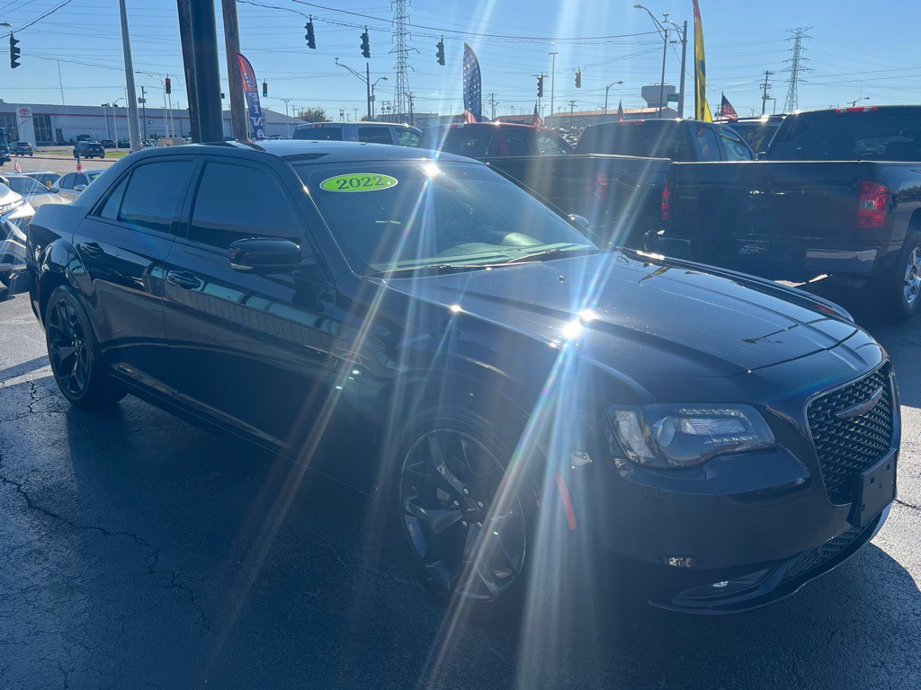 2022 Chrysler 300 Image 4