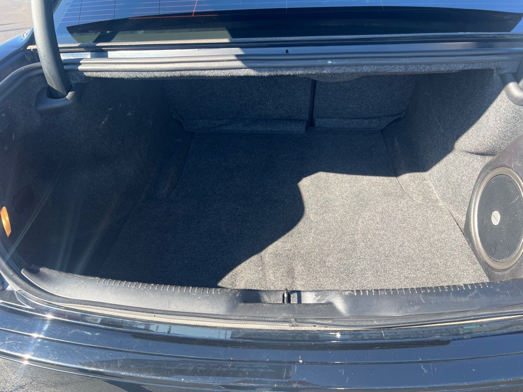 2022 Chrysler 300 Image 8