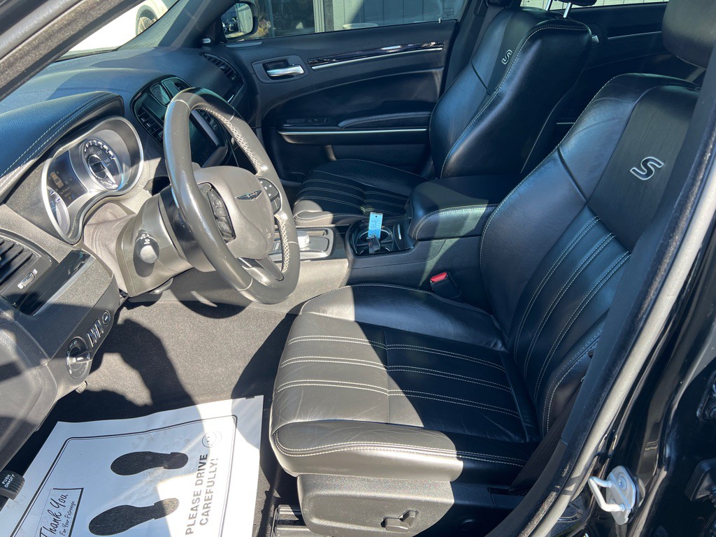 2022 Chrysler 300 Image 11