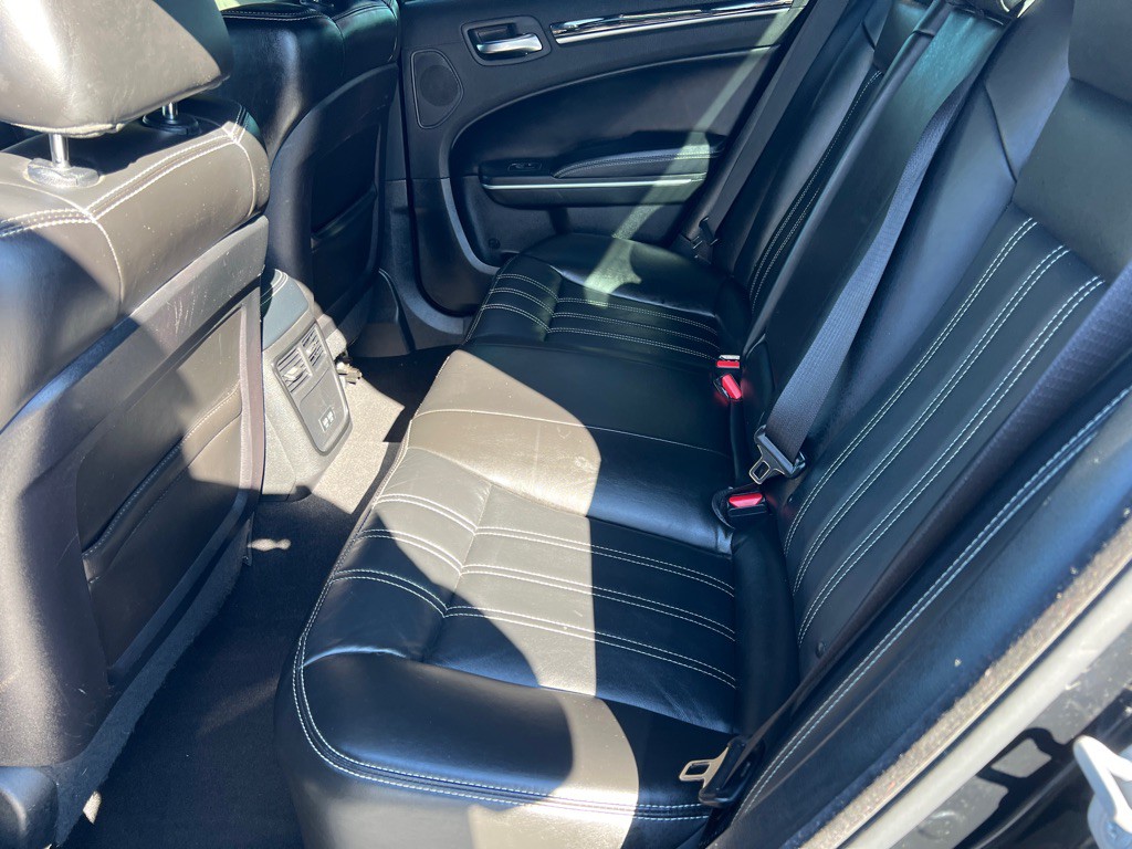 2022 Chrysler 300 Image 14