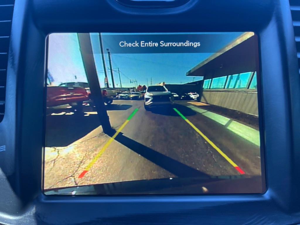 2022 Chrysler 300 Image 25