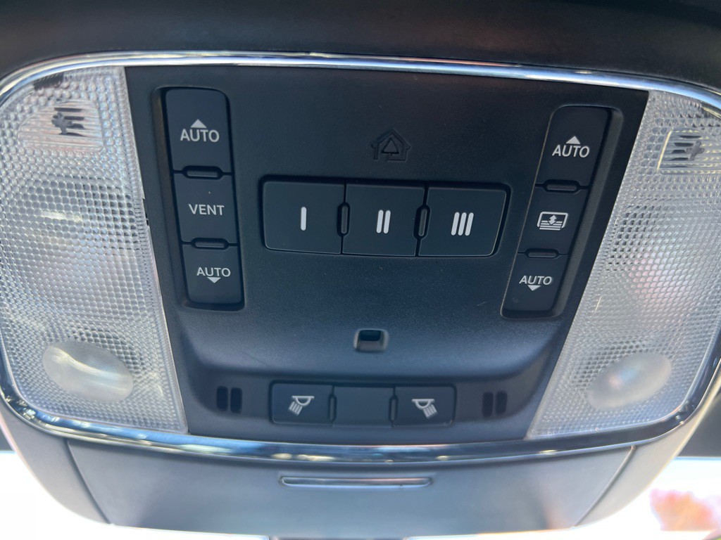 2022 Chrysler 300 Image 27