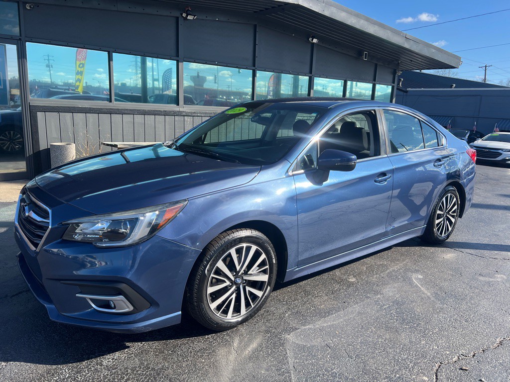 2019 Subaru Legacy Image 2