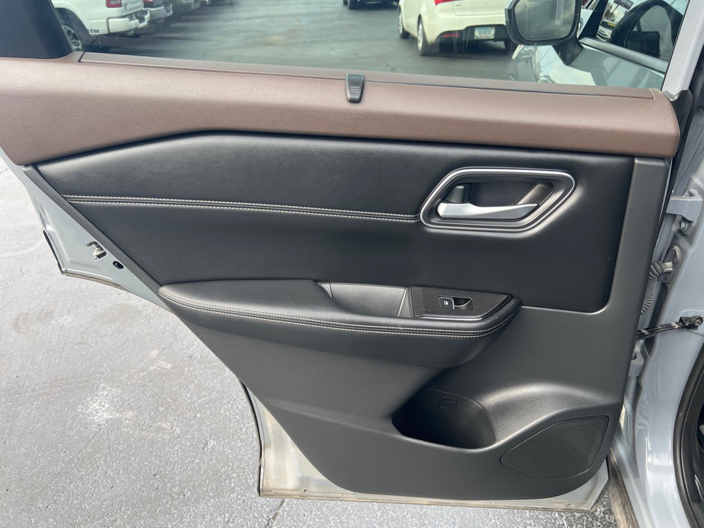 2021 Nissan Rogue Image 10