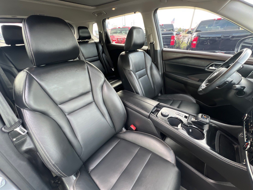 2021 Nissan Rogue Image 16