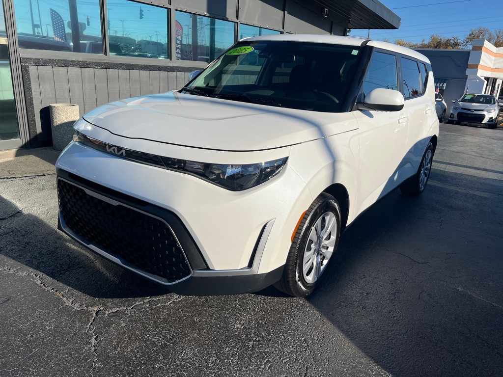 2025 Kia Soul Image 1