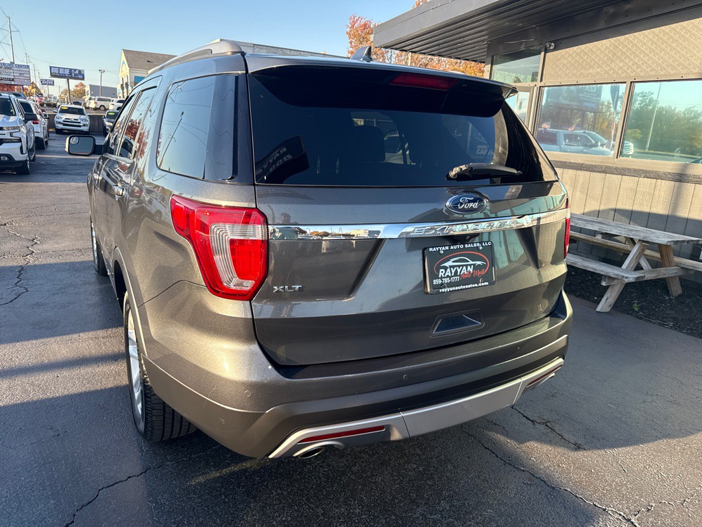 2017 Ford Explorer Image 5