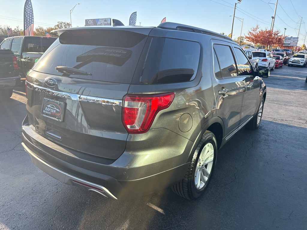 2017 Ford Explorer Image 7