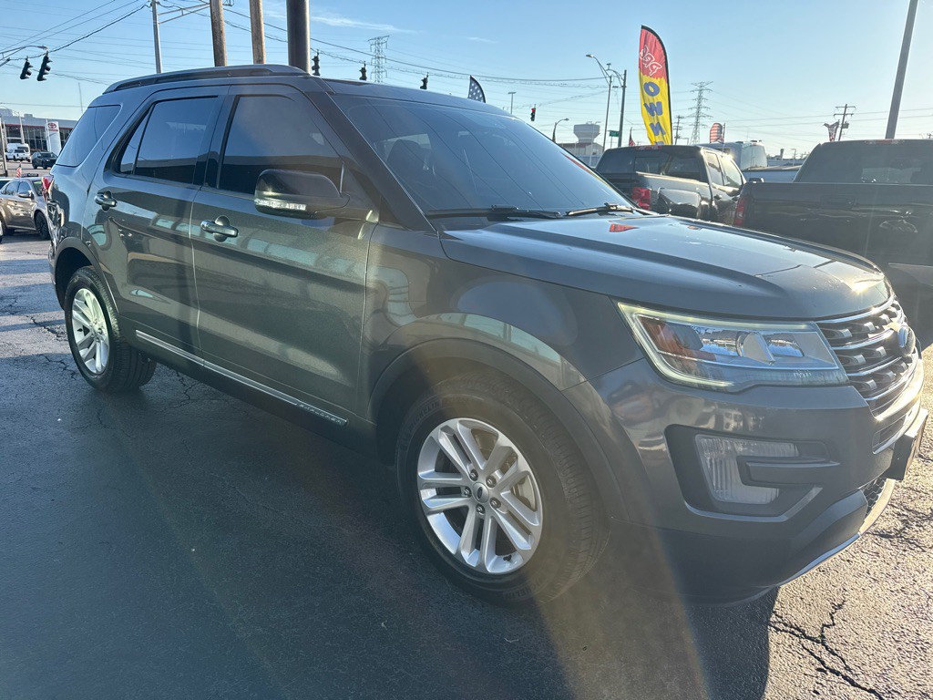 2017 Ford Explorer Image 9