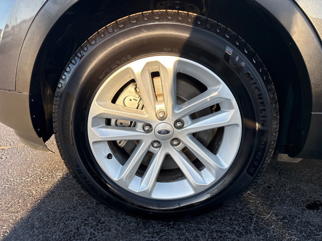 2017 Ford Explorer Image 12