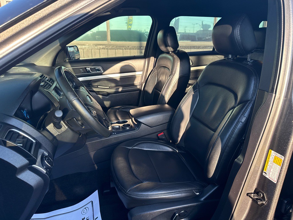 2017 Ford Explorer Image 13
