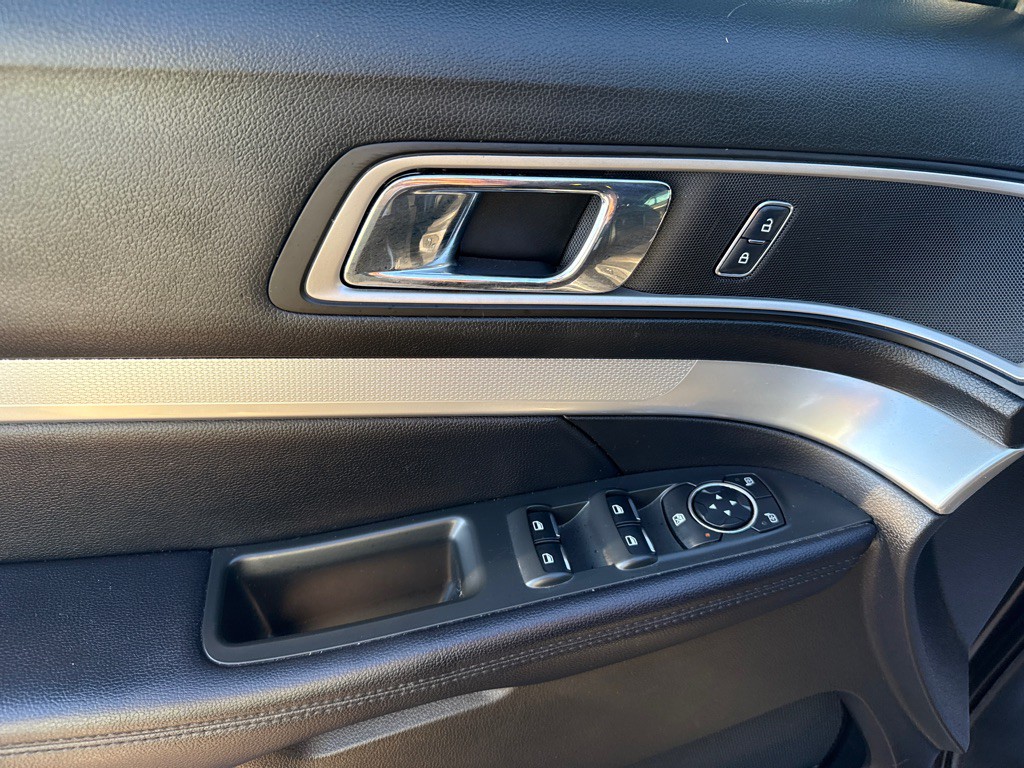 2017 Ford Explorer Image 14