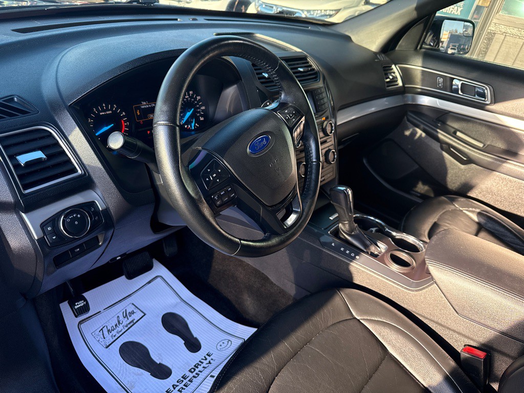 2017 Ford Explorer Image 15