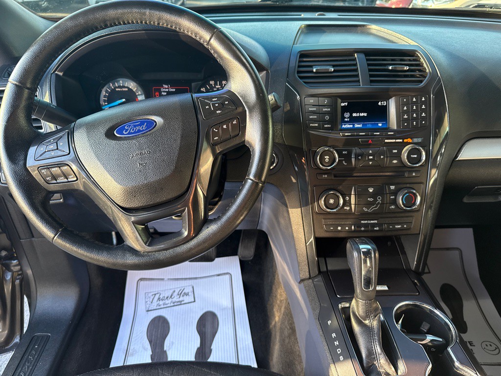 2017 Ford Explorer Image 17