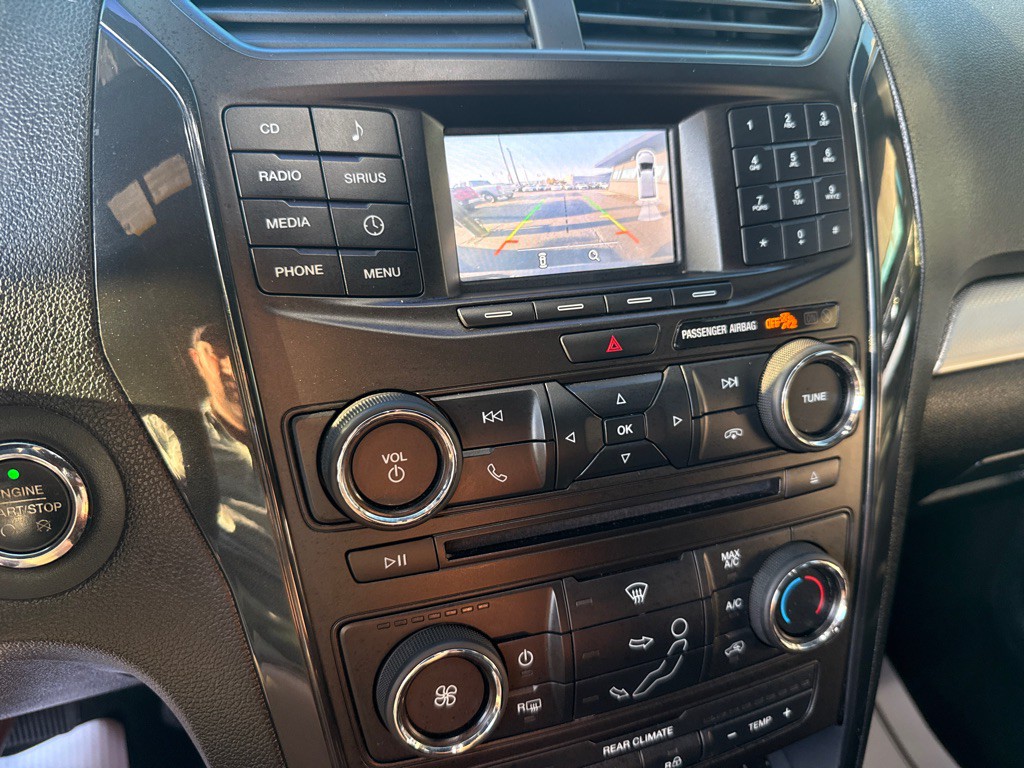 2017 Ford Explorer Image 22