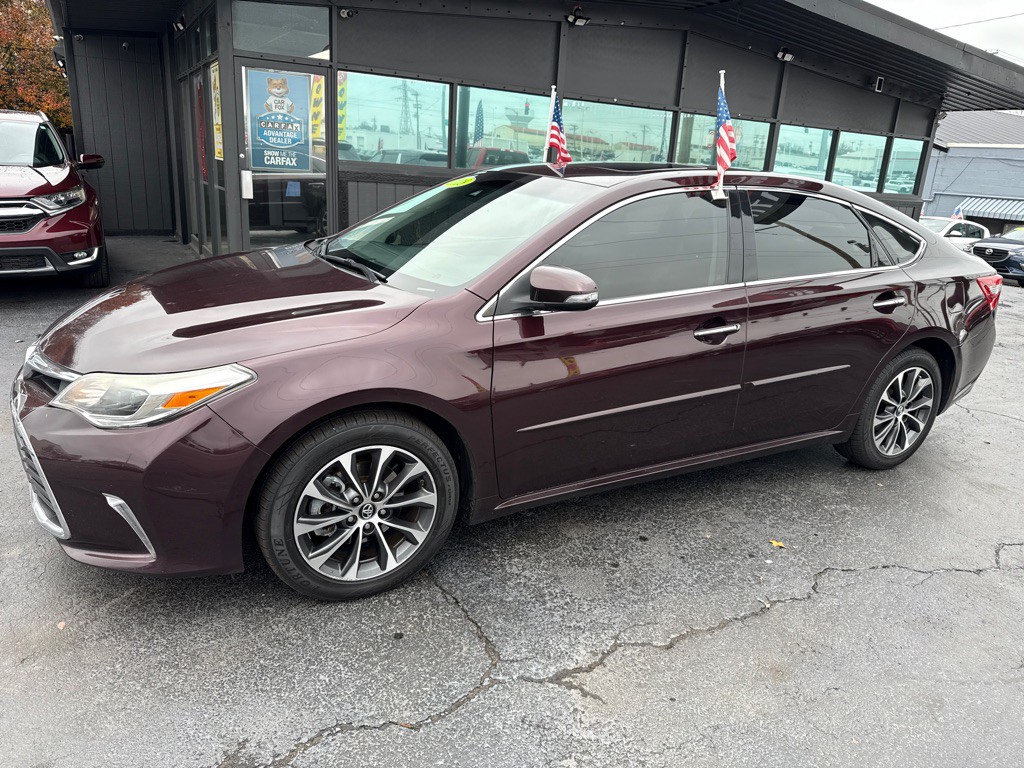 2018 Toyota Avalon Image 2