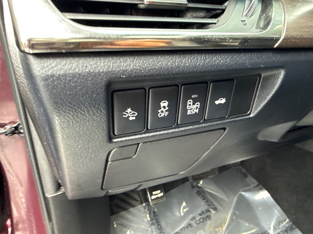 2018 Toyota Avalon Image 16