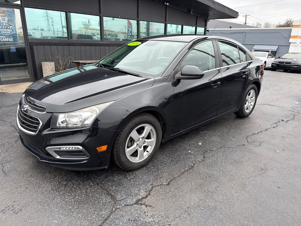 2015 Chevrolet Cruze Image 2