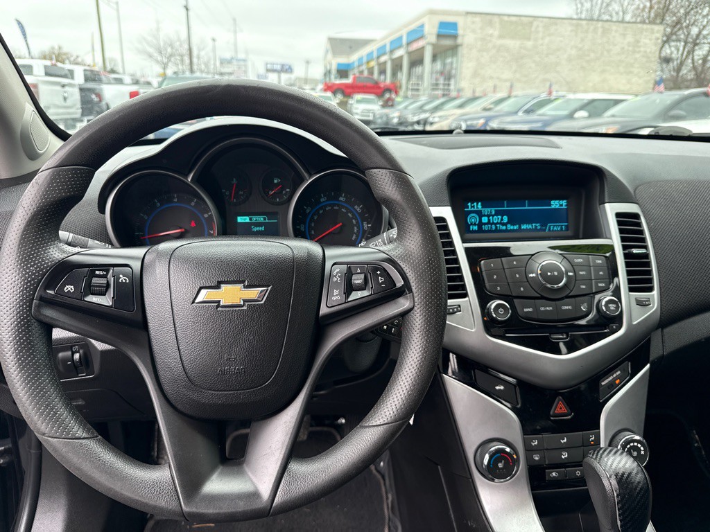 2015 Chevrolet Cruze Image 11