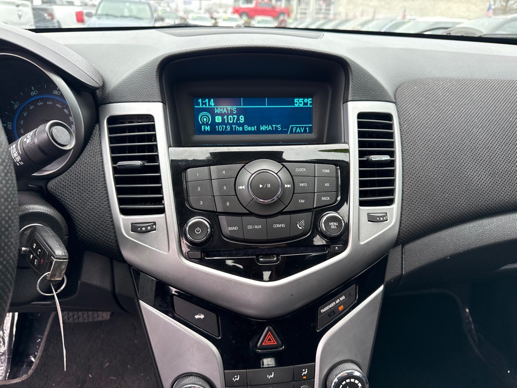 2015 Chevrolet Cruze Image 12