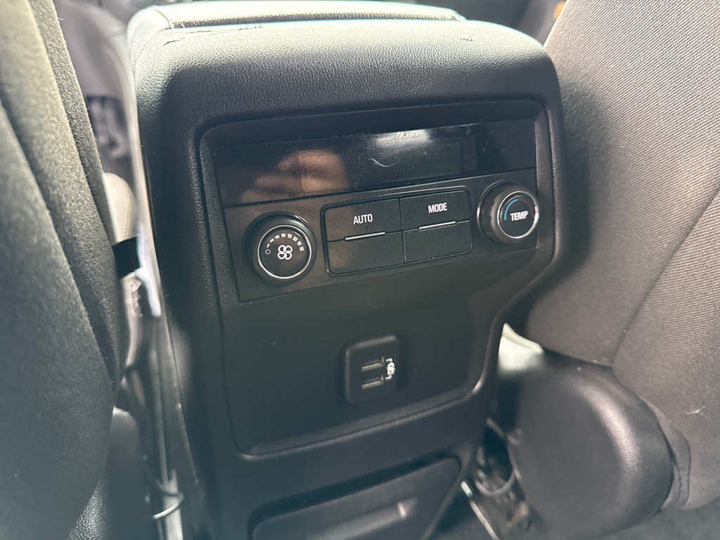 2019 GMC Acadia Image 17