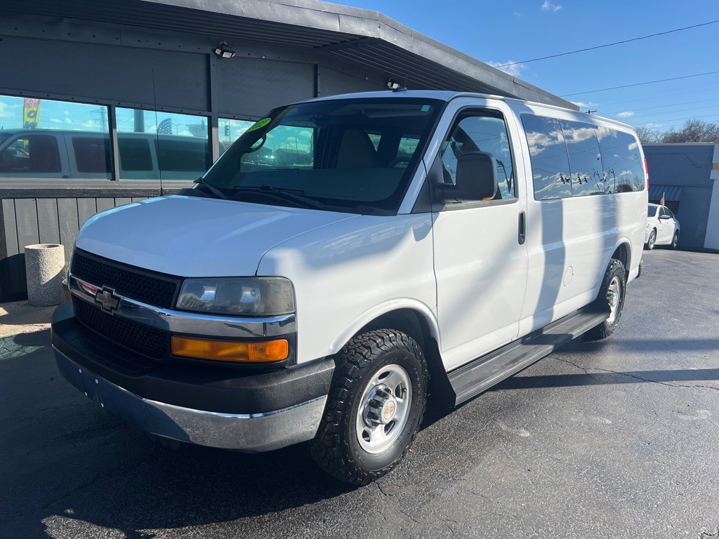 2012 Chevrolet Express Image 1